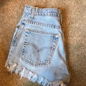 Vintage Levi’s cut off shorts